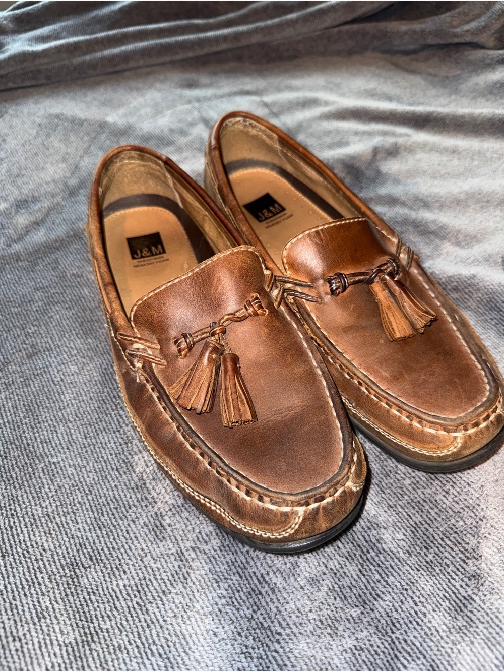 J&M Men’s Brown Leather Tassel Slip-On Loafers